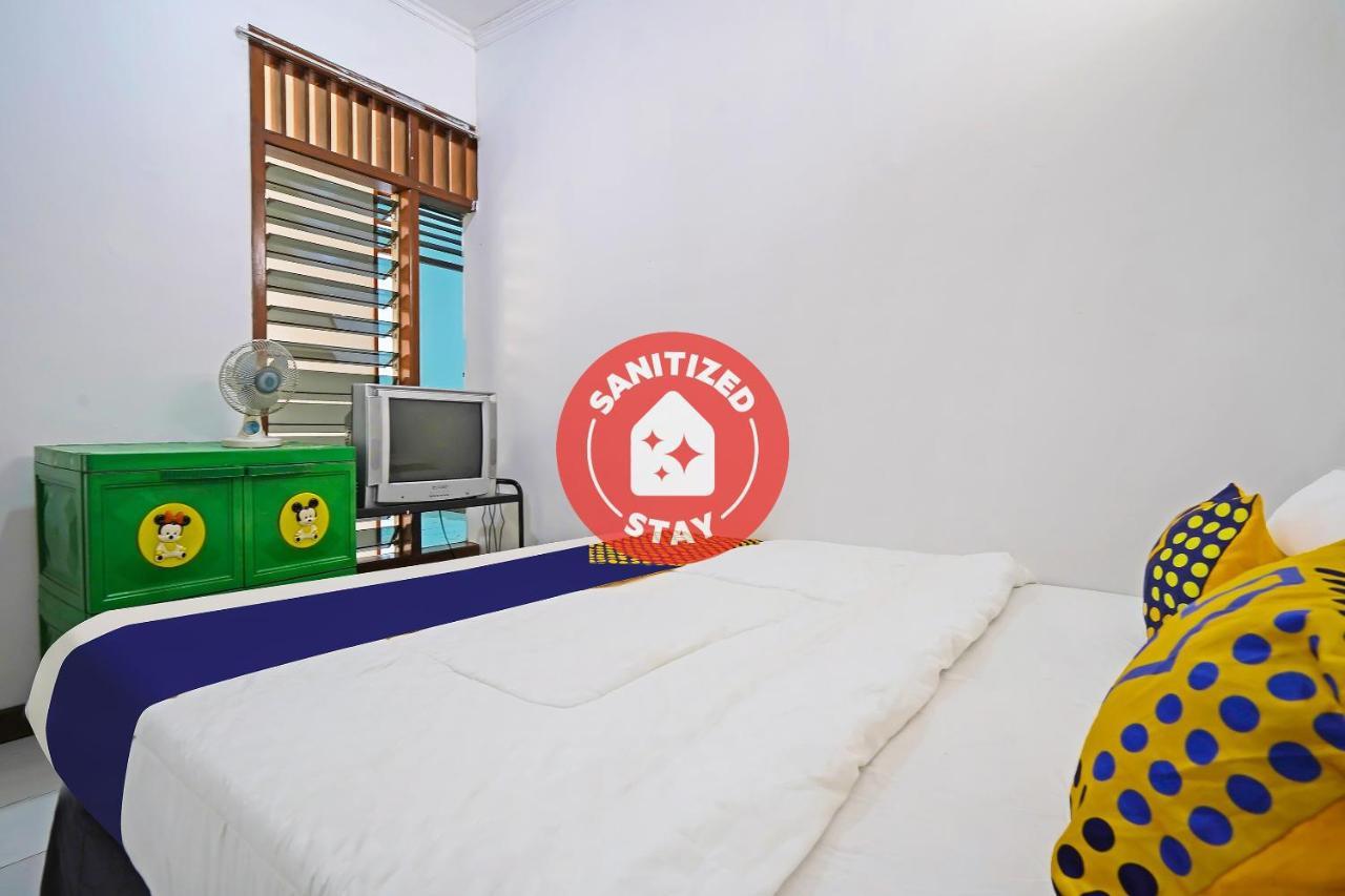 Spot On 91723 Sony Homestay Syariah Сукабумі Екстер'єр фото