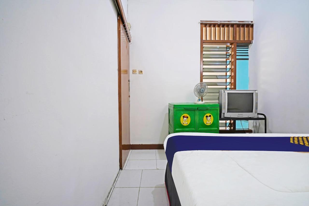 Spot On 91723 Sony Homestay Syariah Сукабумі Екстер'єр фото