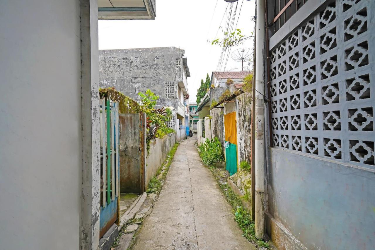 Spot On 91723 Sony Homestay Syariah Сукабумі Екстер'єр фото