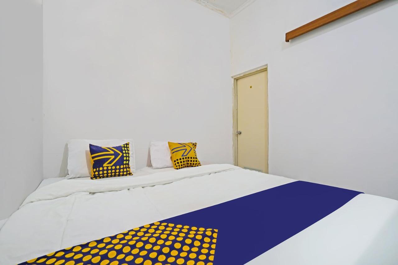 Spot On 91723 Sony Homestay Syariah Сукабумі Екстер'єр фото
