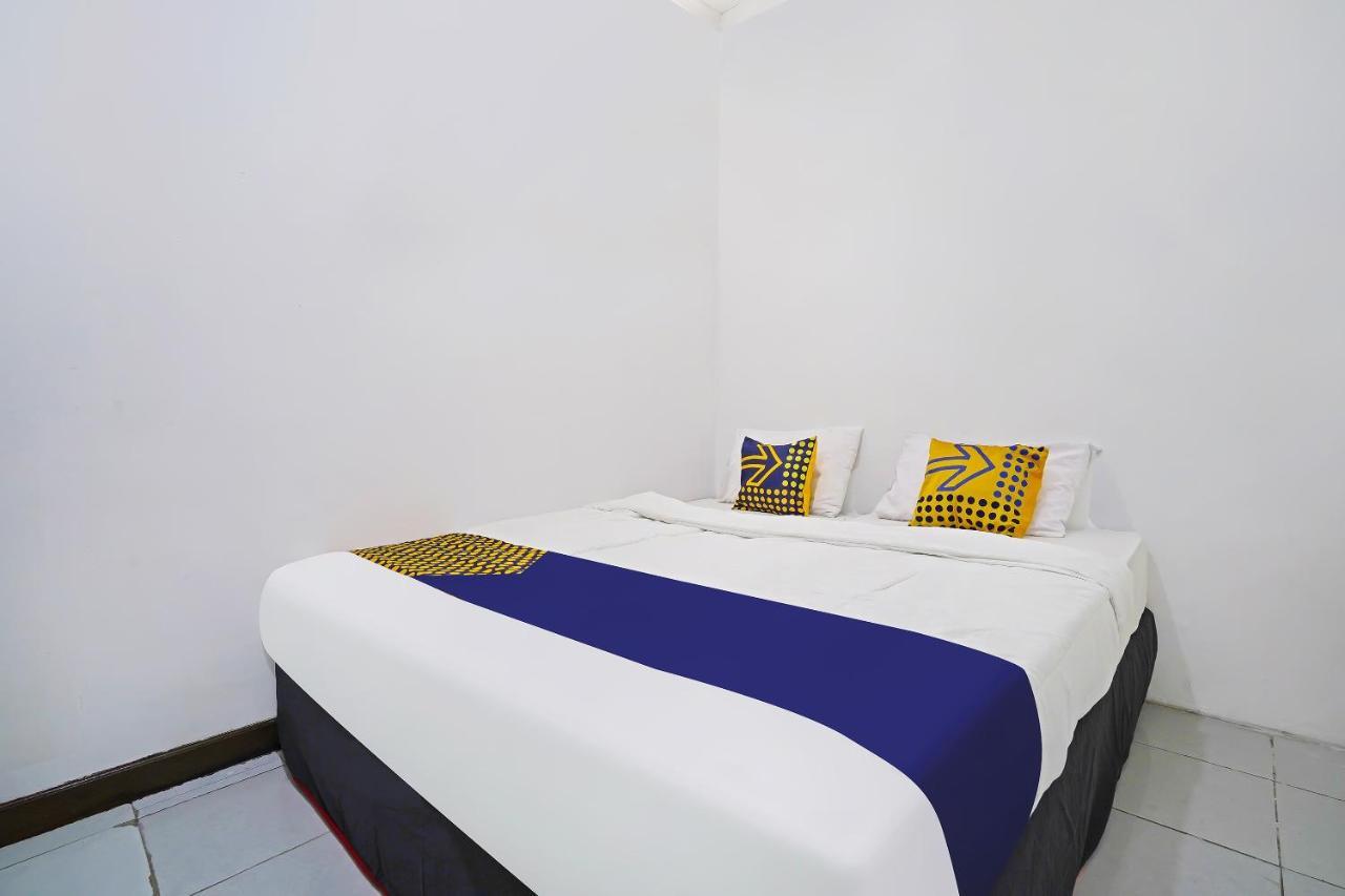 Spot On 91723 Sony Homestay Syariah Сукабумі Екстер'єр фото